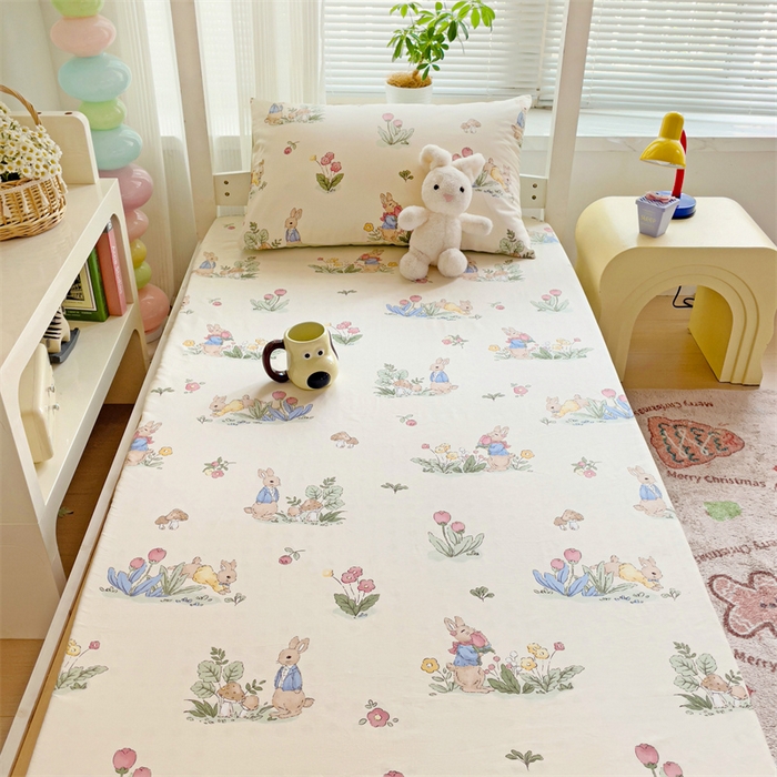 91家纺网 家纺一手货源 找家纺 名兮家居 2025新款全棉纯棉13372学生印花上下铺床笠单床笠单品床笠单件床笠 蘑菇小兔