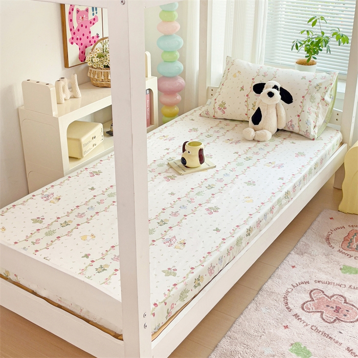 91家纺网 家纺一手货源 找家纺 名兮家居 2025新款全棉纯棉13372学生印花上下铺床笠单床笠单品床笠单件床笠 甜蜜兔兔