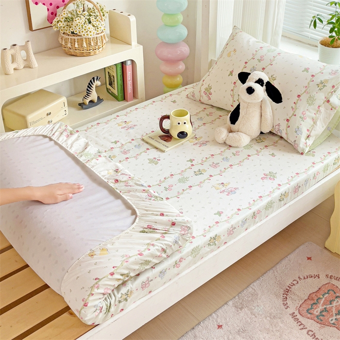 91家纺网 家纺一手货源 找家纺 名兮家居 2025新款全棉纯棉13372学生印花上下铺床笠单床笠单品床笠单件床笠 甜蜜兔兔