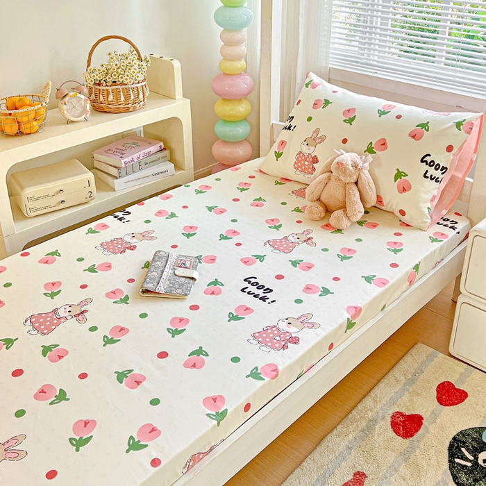 91家纺网 家纺一手货源 找家纺 名兮家居 2025新款全棉纯棉13372学生印花上下铺床笠单床笠单品床笠单件床笠 兔仙子