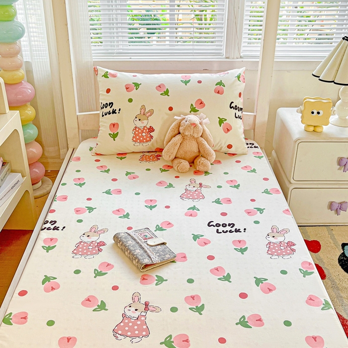 91家纺网 家纺一手货源 找家纺 名兮家居 2025新款全棉纯棉13372学生印花上下铺床笠单床笠单品床笠单件床笠 兔仙子