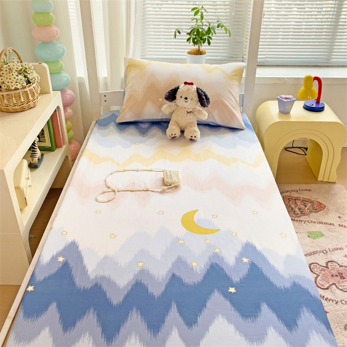 91家纺网 家纺一手货源 找家纺 名兮家居 2025新款全棉纯棉13372学生印花上下铺床笠单床笠单品床笠单件床笠 星辰入梦