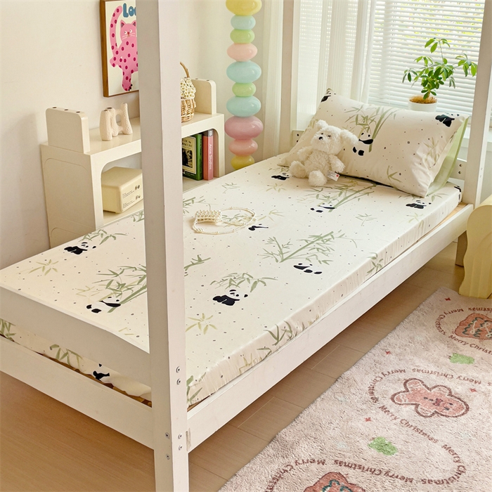 91家纺网 家纺一手货源 找家纺 名兮家居 2025新款全棉纯棉13372学生印花上下铺床笠单床笠单品床笠单件床笠 熊猫家园