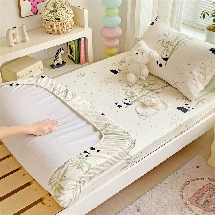 91家纺网 家纺一手货源 找家纺 名兮家居 2025新款全棉纯棉13372学生印花上下铺床笠单床笠单品床笠单件床笠 熊猫家园