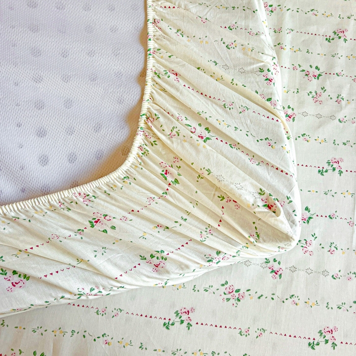 91家纺网 家纺一手货源 找家纺 名兮家居 2025新款全棉纯棉13372学生印花上下铺床笠单床笠单品床笠单件床笠 栀子花