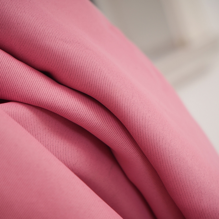 91家纺网 家纺一手货源 找家纺 棉姐床帘蚊帐窗帘 强遮光三层梭织免安装魔术贴窗帘门帘三件套 粉色