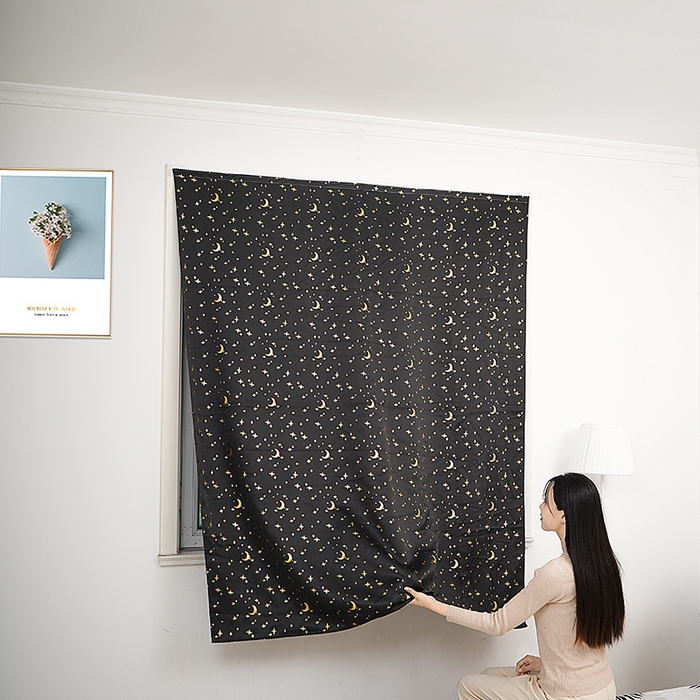 91家纺网 家纺一手货源 找家纺 棉姐床帘蚊帐窗帘 强遮光三层梭织免安装魔术贴窗帘门帘三件套 金色小鹿