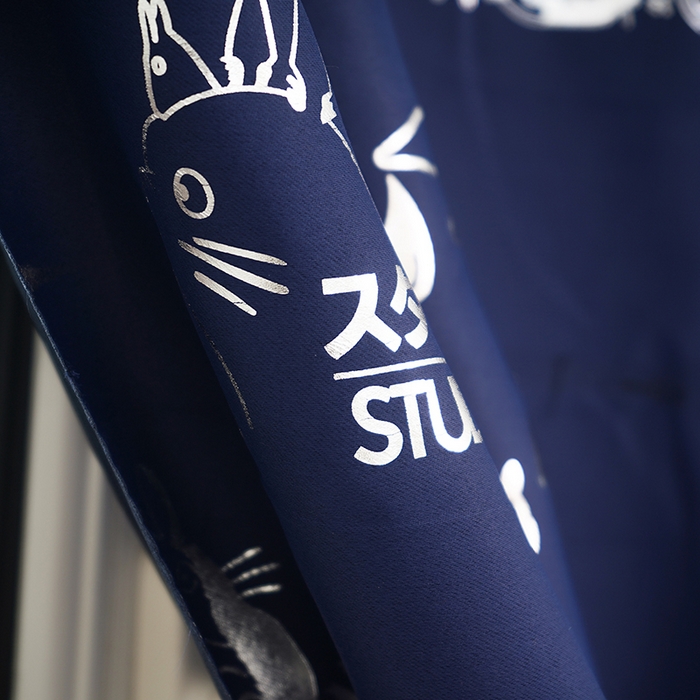 91家纺网 家纺一手货源 找家纺 棉姐床帘蚊帐窗帘 强遮光三层梭织免安装魔术贴窗帘门帘三件套 龙猫