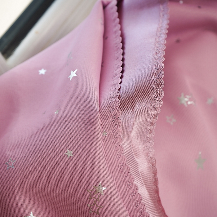 91家纺网 家纺一手货源 找家纺 棉姐床帘蚊帐窗帘 强遮光三层梭织免安装魔术贴窗帘门帘三件套 星愿粉