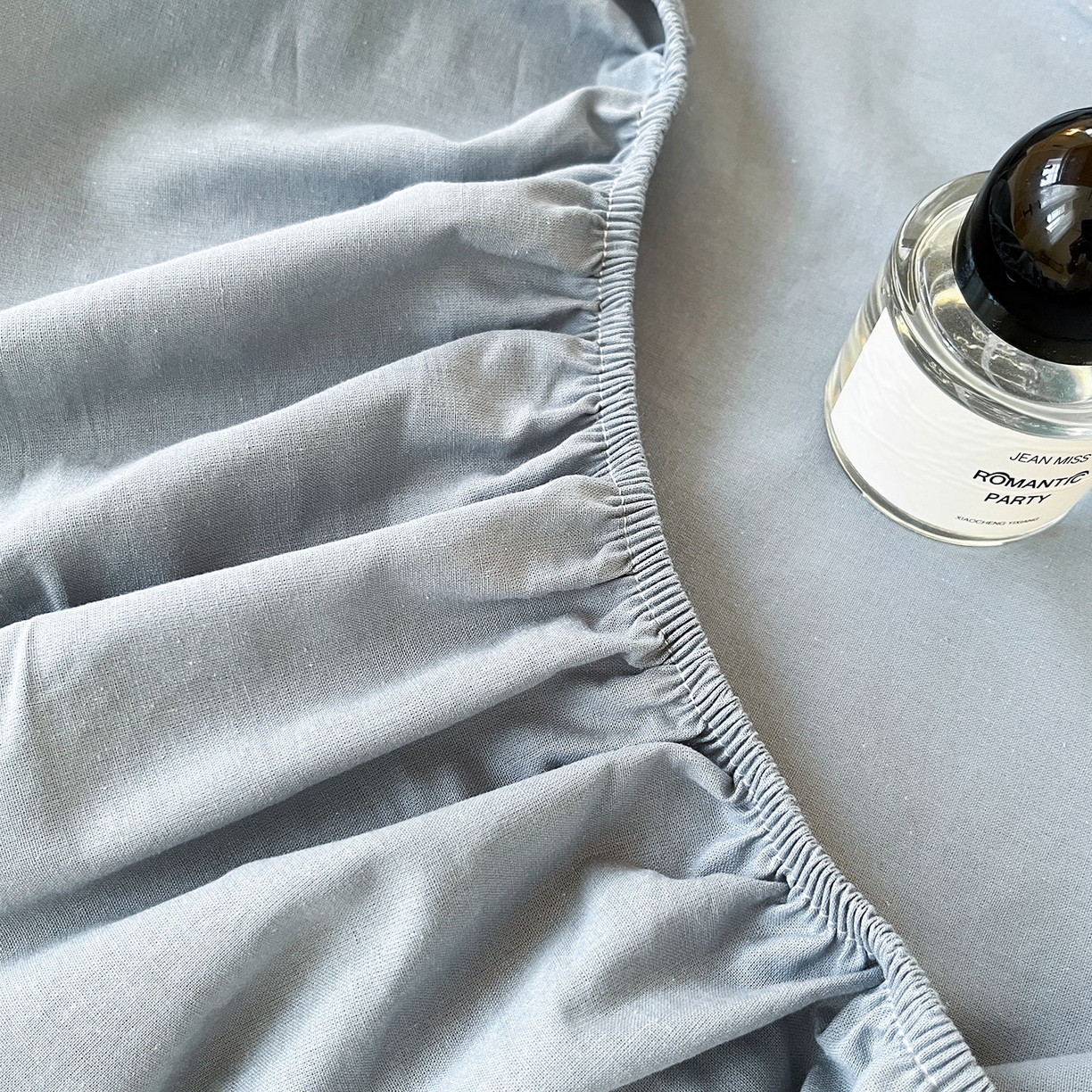 91家纺网 家纺一手货源 找家纺 蓝邻家纺 2025新款全棉水洗棉贝壳边三件套四件套-学生床 兰竖条