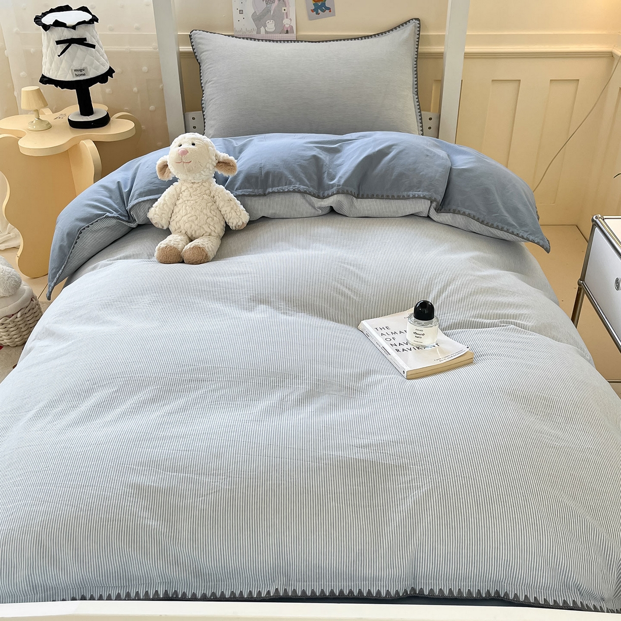 91家纺网 家纺一手货源 找家纺 蓝邻家纺 2025新款全棉水洗棉贝壳边三件套四件套-学生床 兰竖条