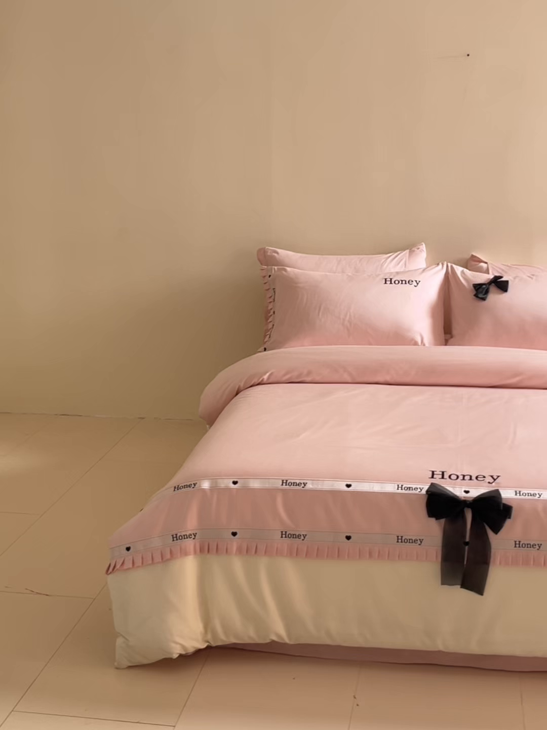 91家纺网 家纺一手货源 找家纺 东方合美（原：皇家传奇） 2025新款轻奢长绒棉纯棉刺绣款四件套 honey