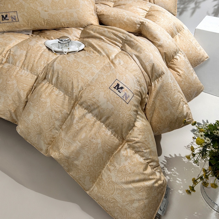 91家纺网 家纺一手货源 找家纺 岚司羽 2025新款95白鹅绒被被子被芯-罗兰渡 罗兰渡-金色
