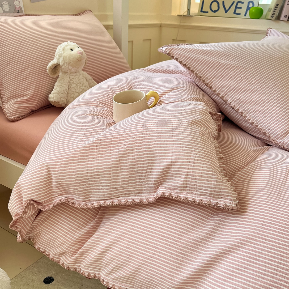 91家纺网 家纺一手货源 找家纺 蓝邻家纺 2025新款全棉水洗棉贝壳边三件套四件套-学生床 左伊粉