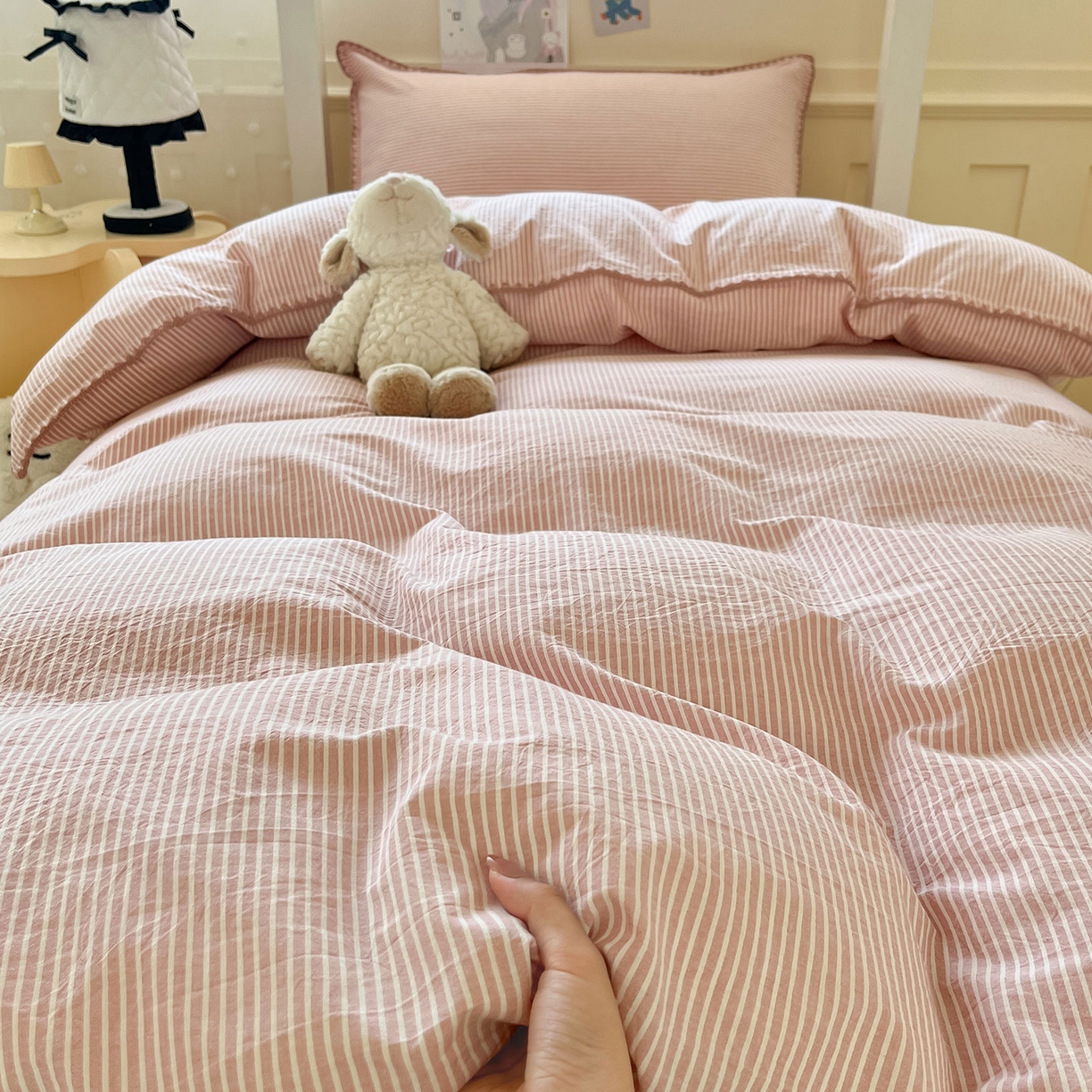 91家纺网 家纺一手货源 找家纺 蓝邻家纺 2025新款全棉水洗棉贝壳边三件套四件套-学生床 左伊粉