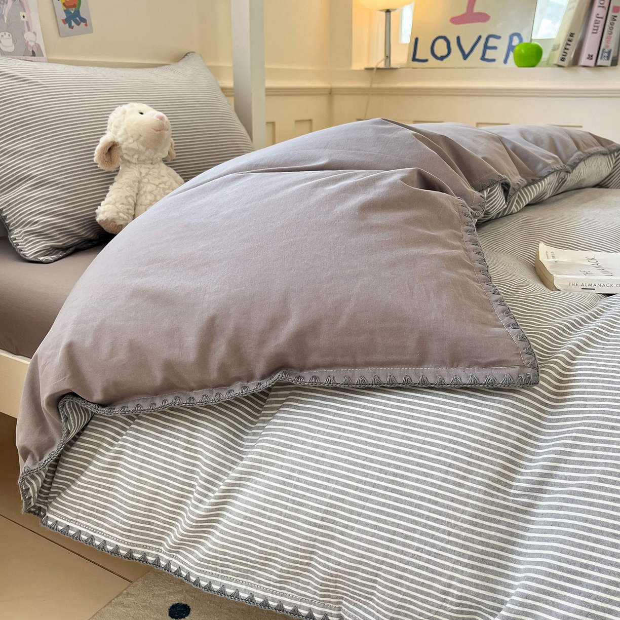 91家纺网 家纺一手货源 找家纺 蓝邻家纺 2025新款全棉水洗棉贝壳边三件套四件套-学生床 左伊灰