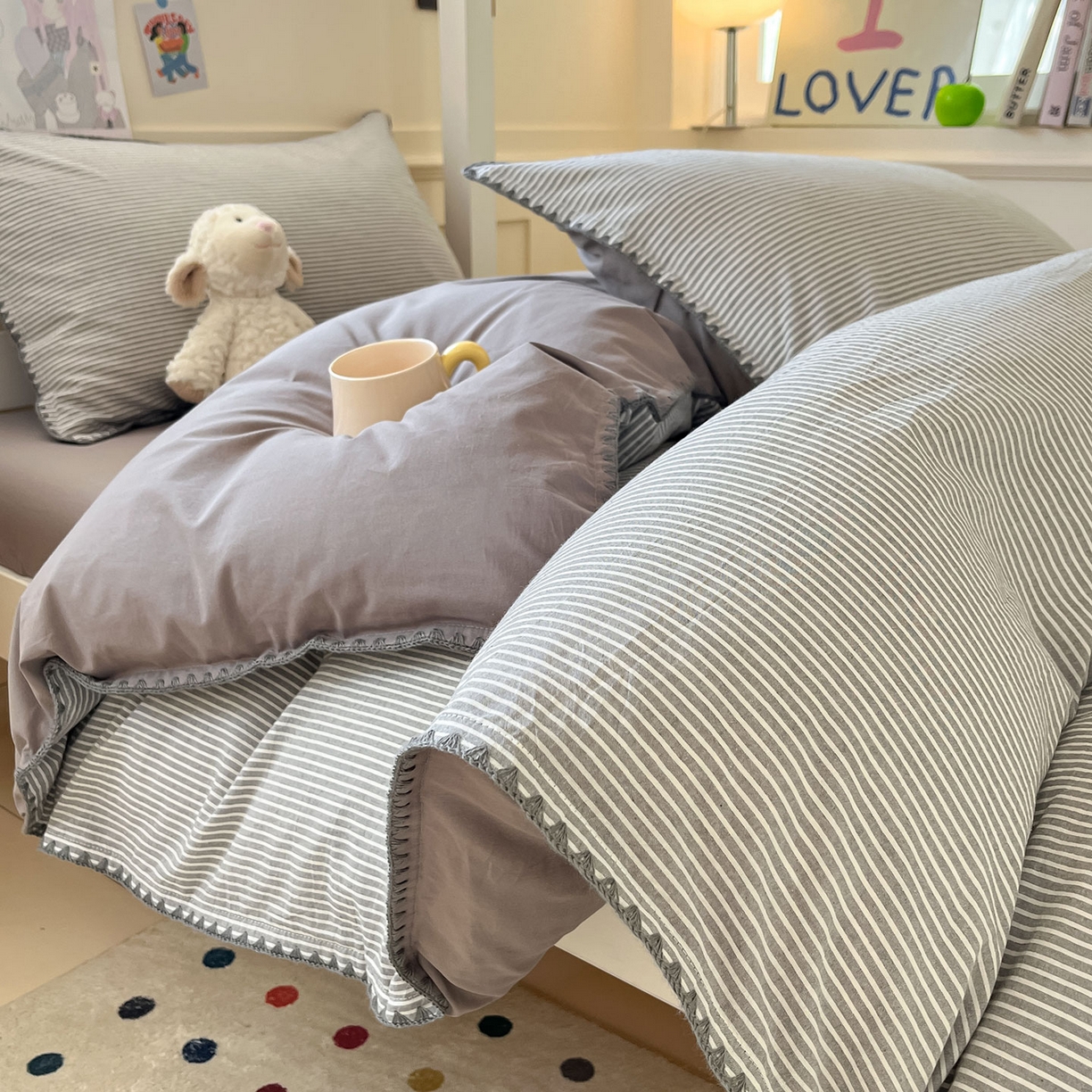 91家纺网 家纺一手货源 找家纺 蓝邻家纺 2025新款全棉水洗棉贝壳边三件套四件套-学生床 左伊灰