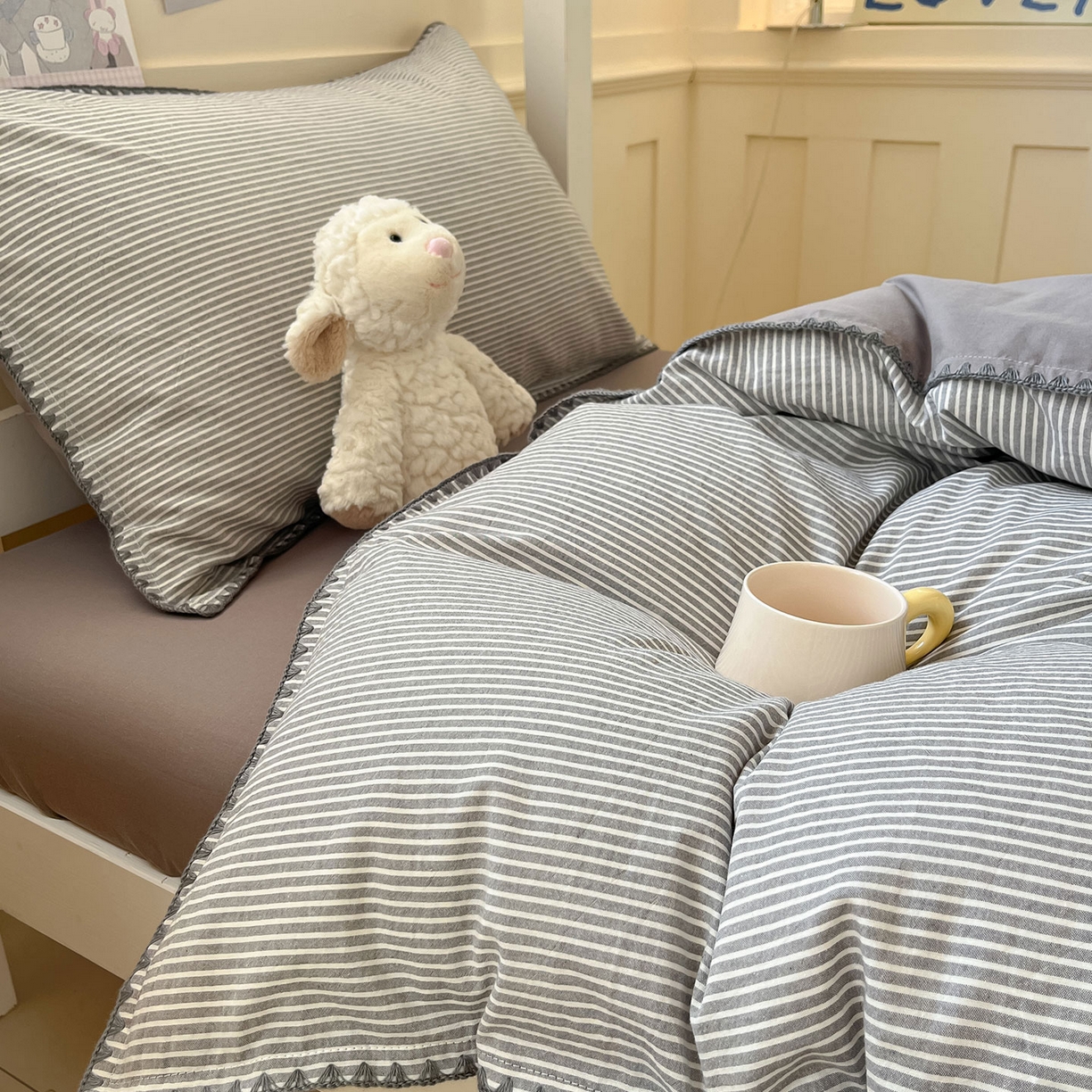 91家纺网 家纺一手货源 找家纺 蓝邻家纺 2025新款全棉水洗棉贝壳边三件套四件套-学生床 左伊灰