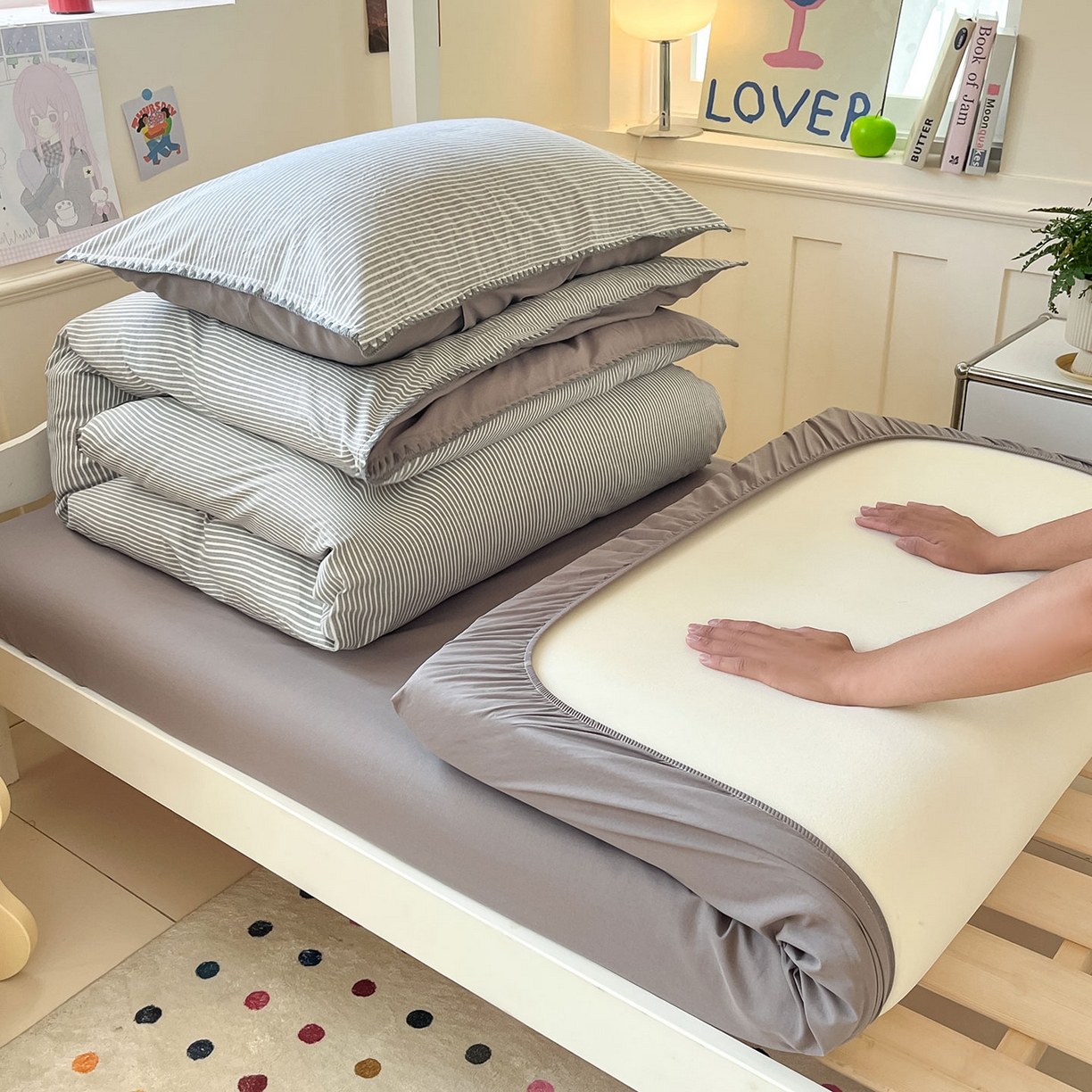 91家纺网 家纺一手货源 找家纺 蓝邻家纺 2025新款全棉水洗棉贝壳边三件套四件套-学生床 左伊灰