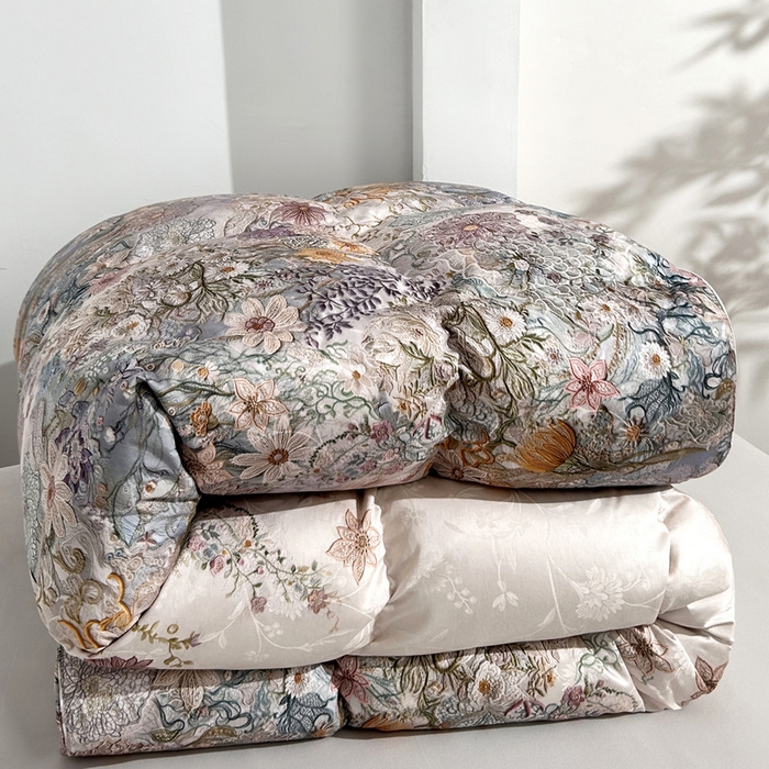 91家纺网 家纺一手货源 找家纺 （总）岚司羽 2025新款大朵95白鹅绒被-春华秋实