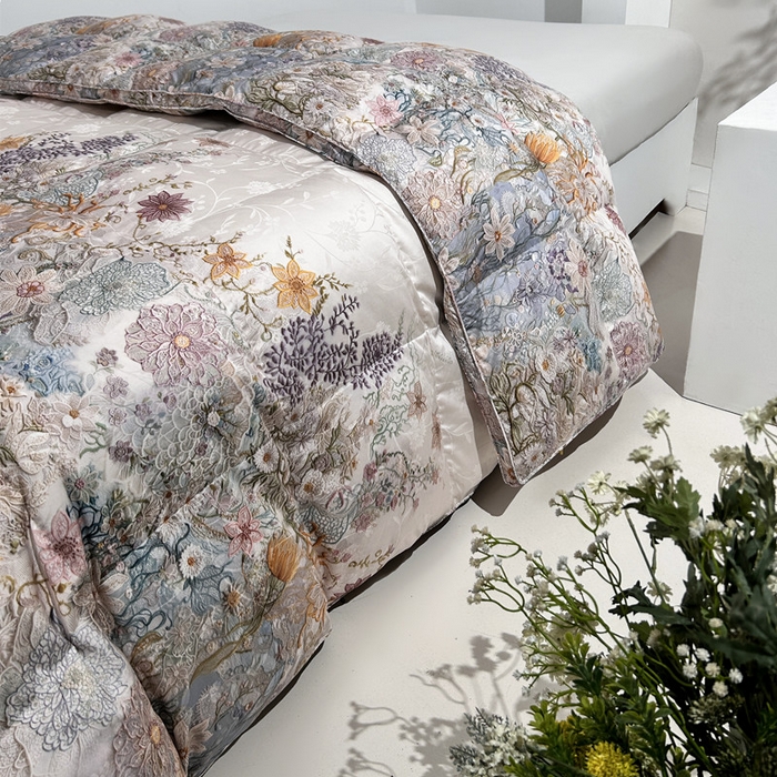 91家纺网 家纺一手货源 找家纺 （总）岚司羽 2025新款大朵95白鹅绒被-春华秋实