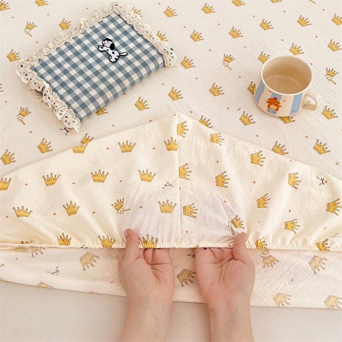 91家纺网 家纺一手货源 找家纺 梦舒羽 2025新款云感双层纱印花床笠宿舍纯色床垫保护套三件套 小皇冠