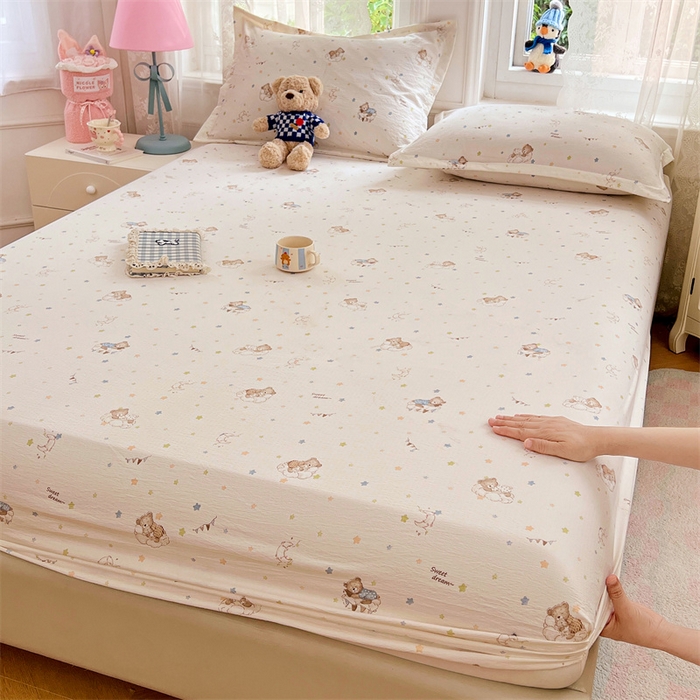 91家纺网 家纺一手货源 找家纺 梦舒羽 2025新款云感双层纱印花床笠宿舍纯色床垫保护套三件套 假日小熊