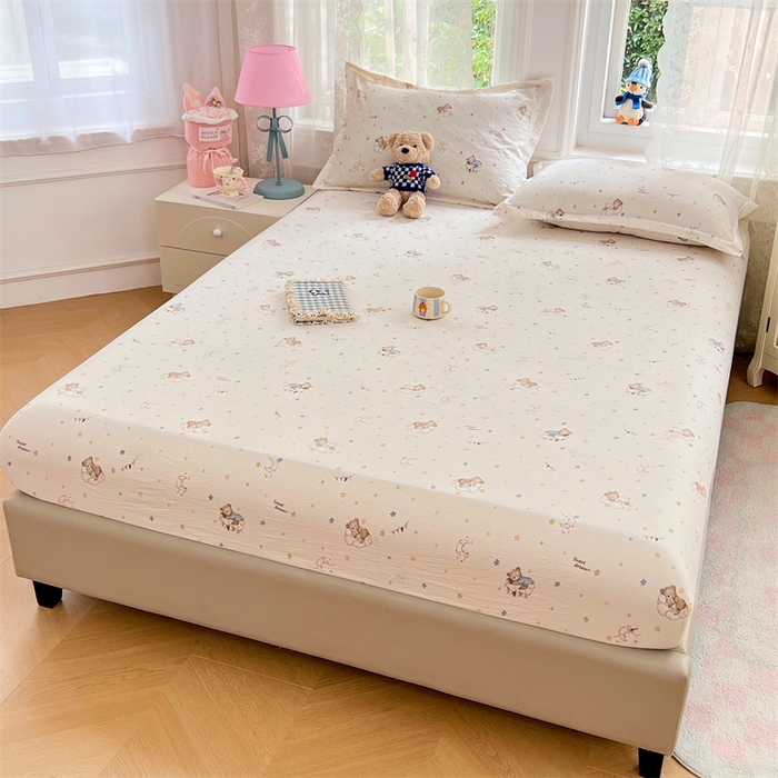 91家纺网 家纺一手货源 找家纺 梦舒羽 2025新款云感双层纱印花床笠宿舍纯色床垫保护套三件套 假日小熊