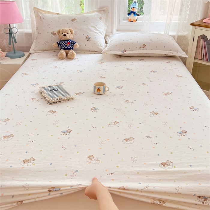 91家纺网 家纺一手货源 找家纺 梦舒羽 2025新款云感双层纱印花床笠宿舍纯色床垫保护套三件套 假日小熊