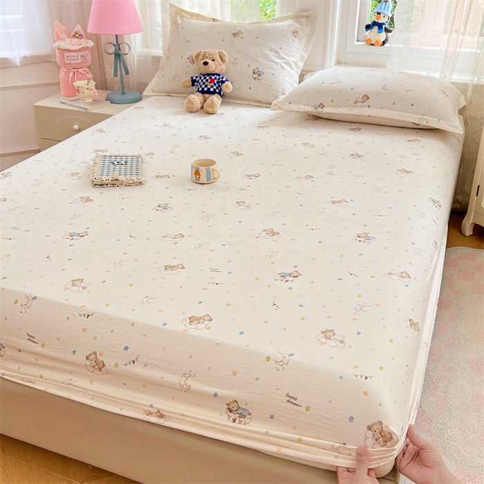 91家纺网 家纺一手货源 找家纺 梦舒羽 2025新款云感双层纱印花床笠宿舍纯色床垫保护套三件套 假日小熊