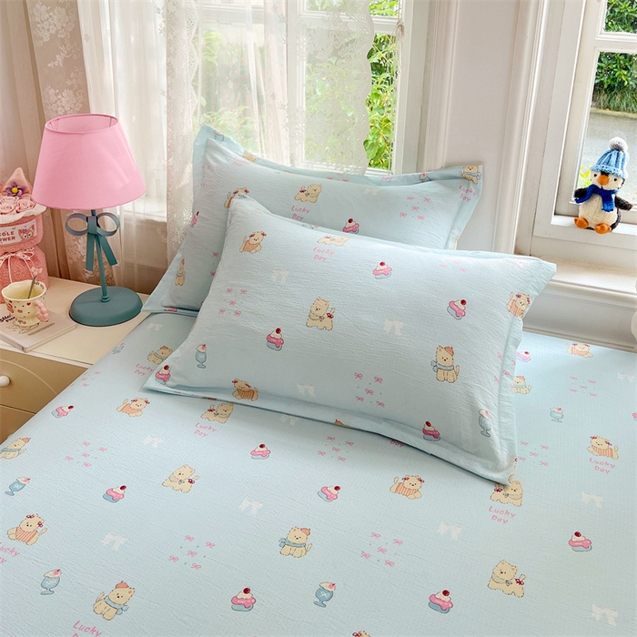 91家纺网 家纺一手货源 找家纺 梦舒羽 2025新款云感双层纱印花床笠宿舍纯色床垫保护套三件套 甜心小狗