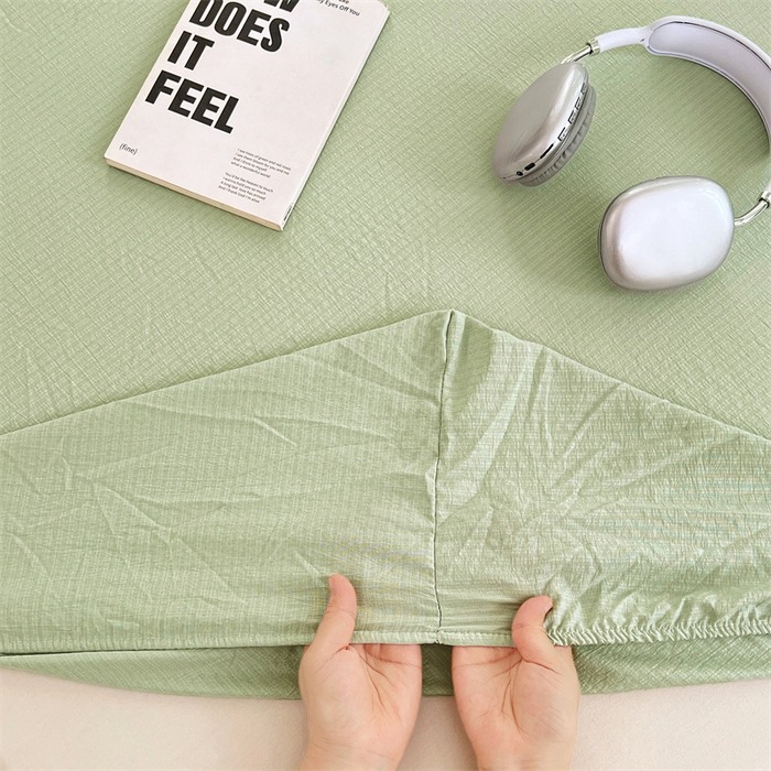 91家纺网 家纺一手货源 找家纺 梦舒羽 2025新款云感双层纱印花床笠宿舍纯色床垫保护套三件套 抹茶绿