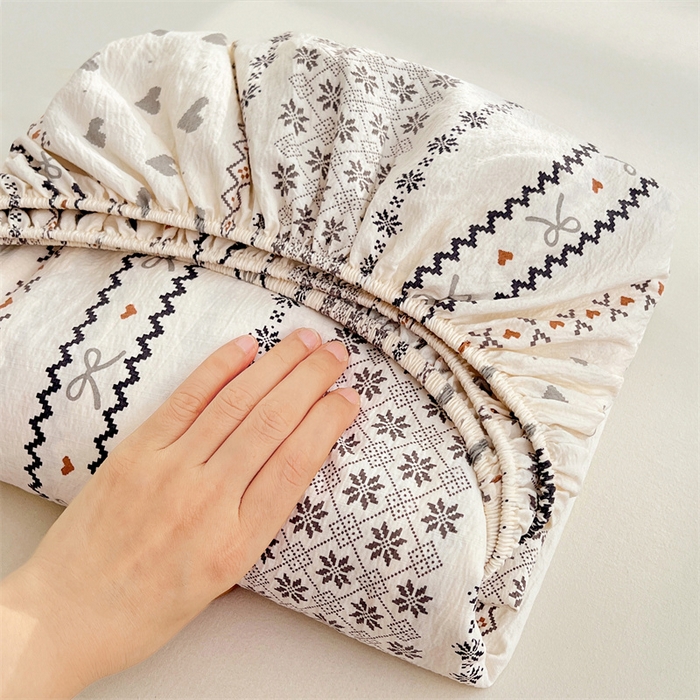 91家纺网 家纺一手货源 找家纺 梦舒羽 2025新款云感双层纱印花床笠宿舍纯色床垫保护套三件套 遇见浪漫