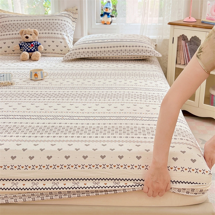 91家纺网 家纺一手货源 找家纺 梦舒羽 2025新款云感双层纱印花床笠宿舍纯色床垫保护套三件套 遇见浪漫