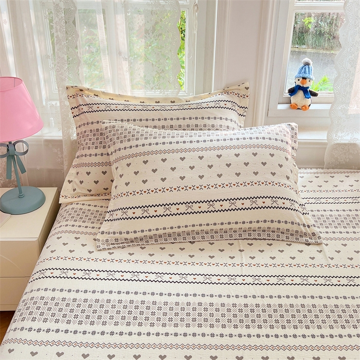 91家纺网 家纺一手货源 找家纺 梦舒羽 2025新款云感双层纱印花床笠宿舍纯色床垫保护套三件套 遇见浪漫