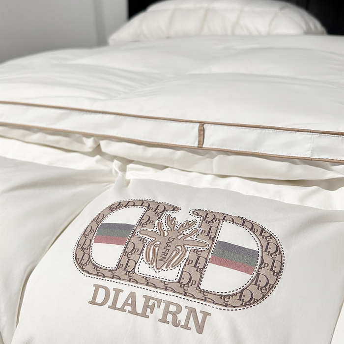 91家纺网 家纺一手货源 找家纺 岚司羽 2025新款北极95白鹅绒被-琳娜 琳娜-冰川白