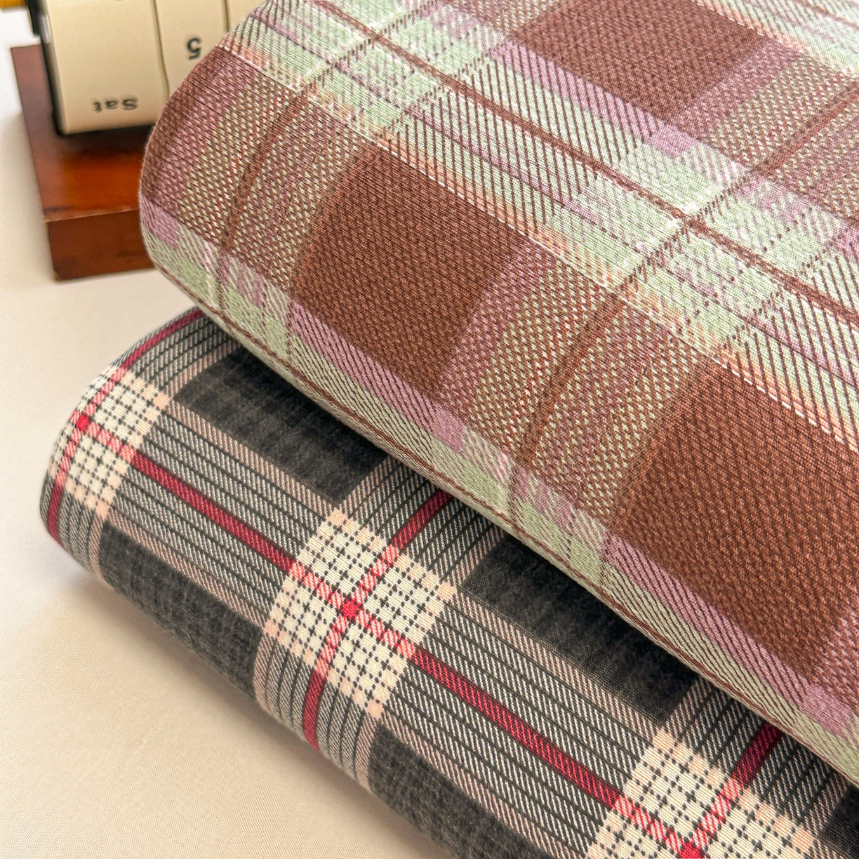 91家纺网 家纺一手货源 找家纺 韩巢家纺 2025新款双层纱格子复古风床单人学生宿舍单床单 床单单件 组合图仅供展示