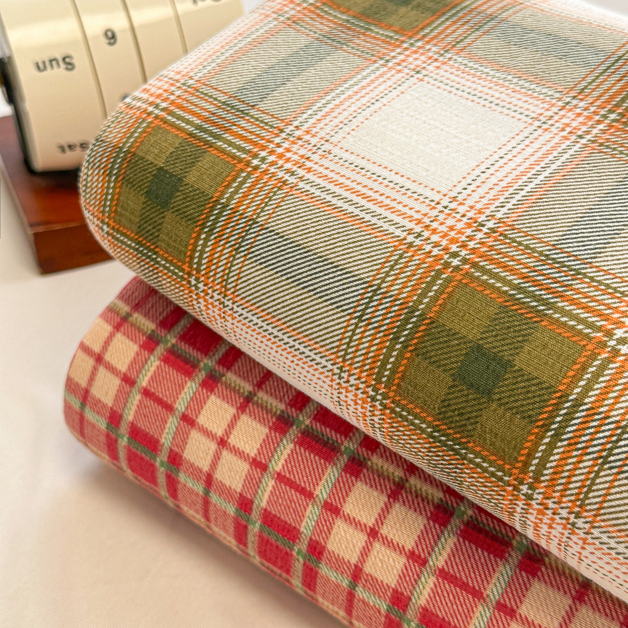 91家纺网 家纺一手货源 找家纺 韩巢家纺 2025新款双层纱格子复古风床单人学生宿舍单床单 床单单件 组合图仅供展示