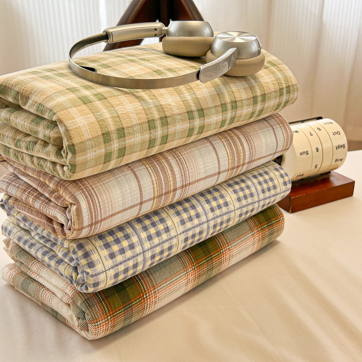 91家纺网 家纺一手货源 找家纺 韩巢家纺 2025新款双层纱格子复古风床单人学生宿舍单床单 床单单件 组合图仅供展示