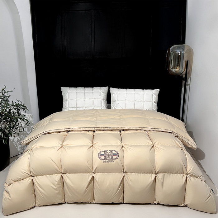 91家纺网 家纺一手货源 找家纺 岚司羽 2025新款北极95白鹅绒被-琳娜 琳娜-奶杏黄