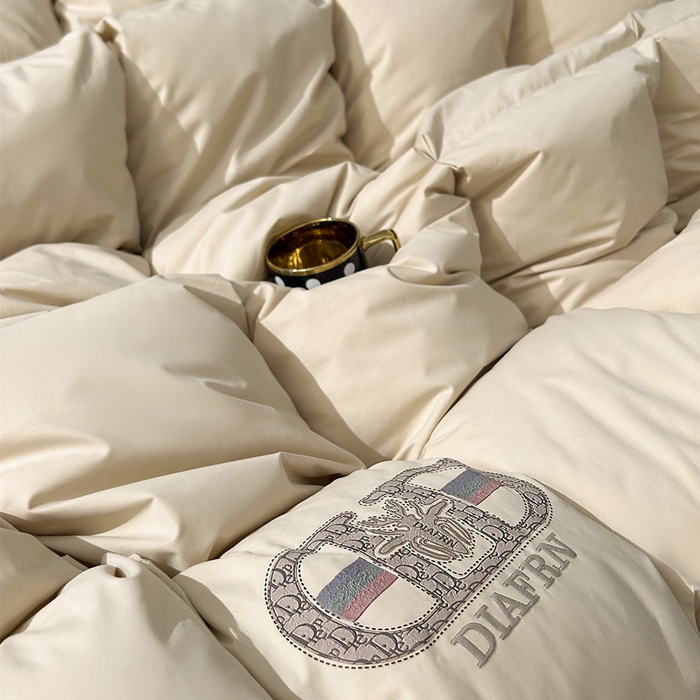 91家纺网 家纺一手货源 找家纺 岚司羽 2025新款北极95白鹅绒被-琳娜 琳娜-奶杏黄