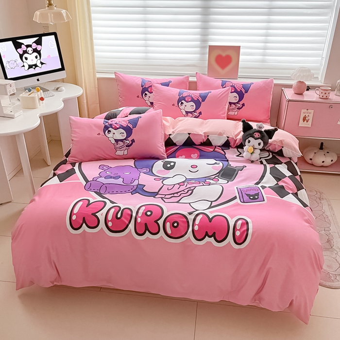 91家纺网 家纺一手货源 找家纺 小叮当家纺仓储工厂店 2025新款大版全棉纯棉数码印花三丽鸥系列四件套 飞吻库洛米