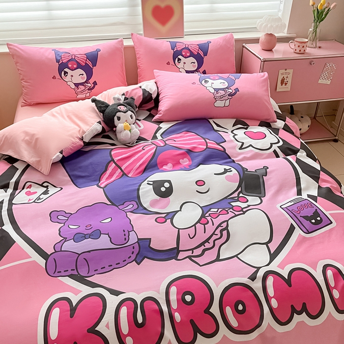 91家纺网 家纺一手货源 找家纺 小叮当家纺仓储工厂店 2025新款大版全棉纯棉数码印花三丽鸥系列四件套 飞吻库洛米