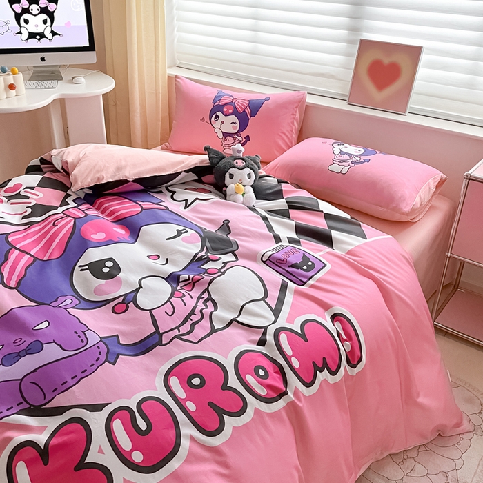 91家纺网 家纺一手货源 找家纺 小叮当家纺仓储工厂店 2025新款大版全棉纯棉数码印花三丽鸥系列四件套 飞吻库洛米