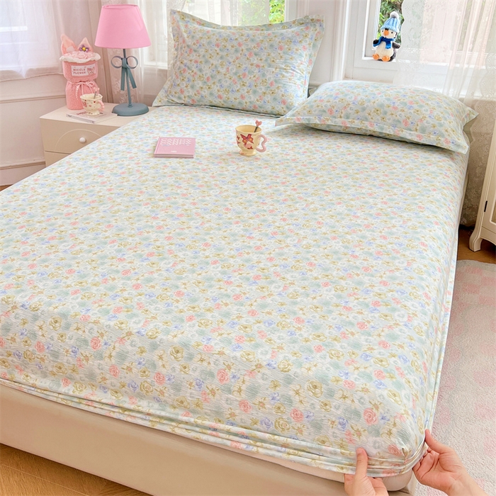 91家纺网 家纺一手货源 找家纺 圣比熊 2025新款云感双层纱印花床笠宿舍纯色床垫保护套三件套 春日初见