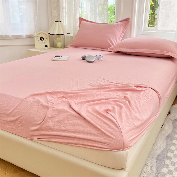 91家纺网 家纺一手货源 找家纺 圣比熊 2025新款云感双层纱印花床笠宿舍纯色床垫保护套三件套 告白粉