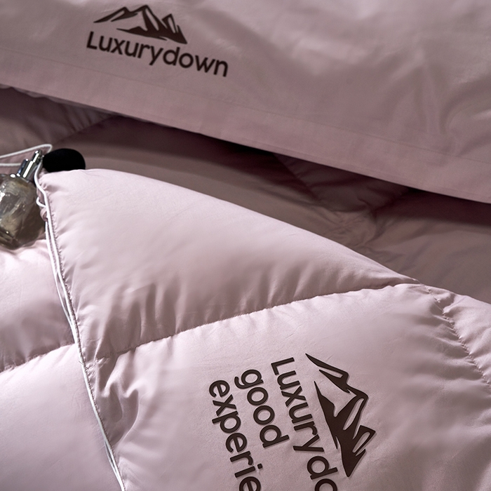 91家纺网 家纺一手货源 找家纺 岚司羽 2025新款白鹅绒被被子被芯 包头款 粉色