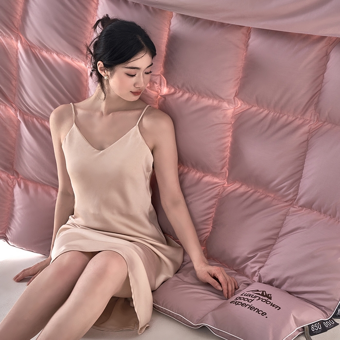 91家纺网 家纺一手货源 找家纺 岚司羽 2025新款白鹅绒被被子被芯 包头款 粉色