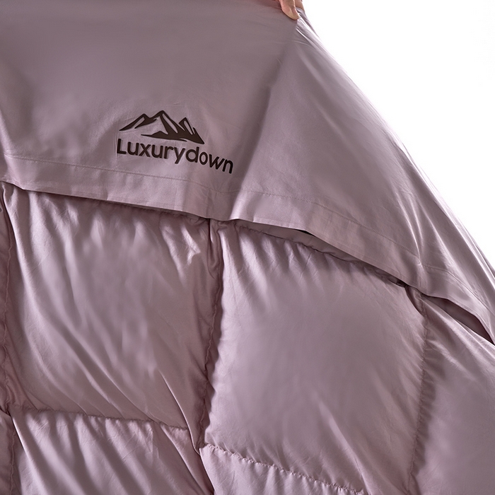 91家纺网 家纺一手货源 找家纺 岚司羽 2025新款白鹅绒被被子被芯 包头款 粉色