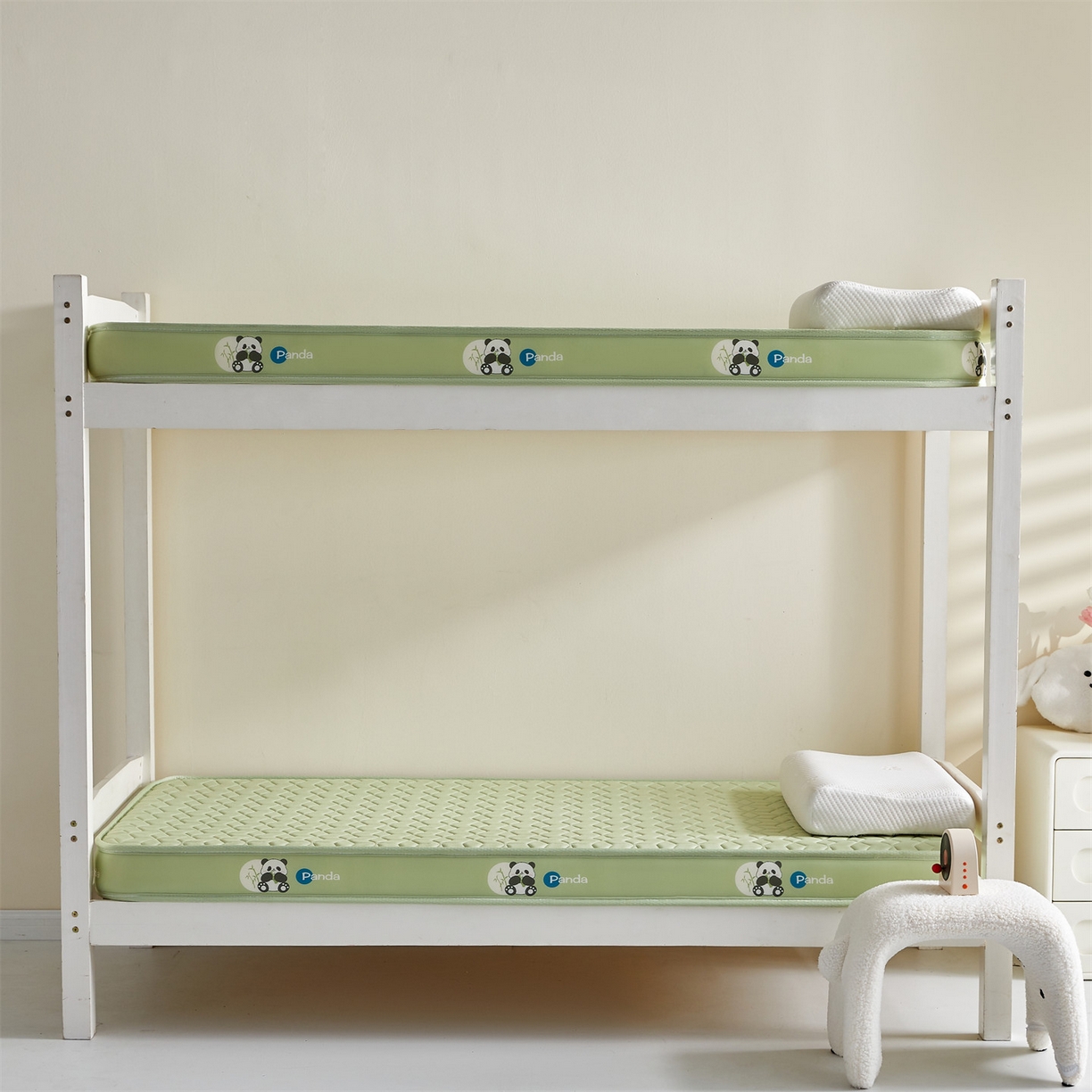 91家纺网 家纺一手货源 找家纺 （总）伊先生家纺 2025新款简约卡通硅胶海绵床垫学生款熊猫黄鸭款